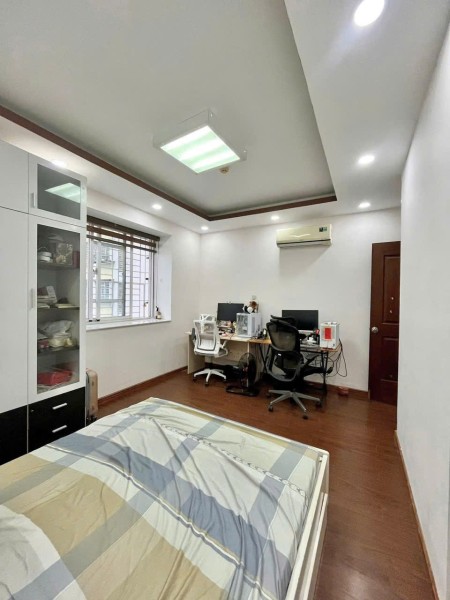 Chung cư D5, đường D5, Bình Thạnh: 3p ngủ, 15tr, đầy đủ nội thất, 105m2