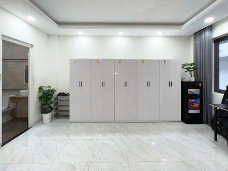 Cần 2 Nam ở ghép - phòng Ban công - đầy đủ nội thất Trong khu đô thị Vạn Phúc.Chỉ hơn 1tr/tháng, 50m2