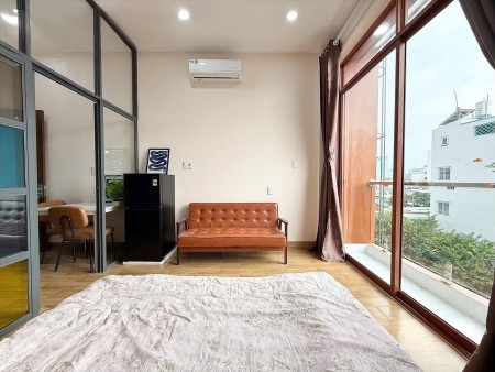 Trống 201 – Ban công / Tách bếp – Lầu 2 – 6.4Tr – Nhà 158, 30m2