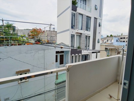 Mình có phòng TÁCH BẾP, BAN CÔNG như hình, 30m2