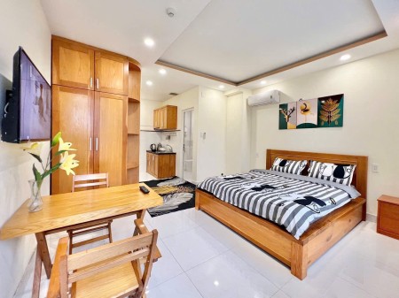 CHO THUÊ CĂN HỘ BAN CÔNG FULL NỘI THẤT CÓ THANG MÁY QUẬN 3, 40m2