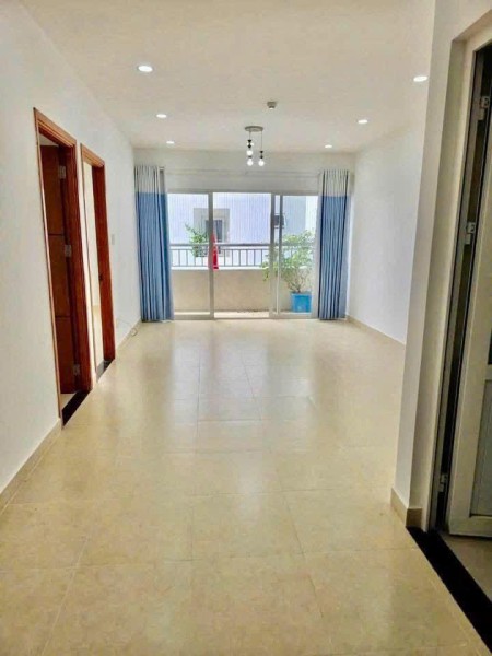 Chung cư Bàu Cát, Hồng Lạc, TB: 2p ngủ, 75m2, ban công, 10tr/th, 75m2