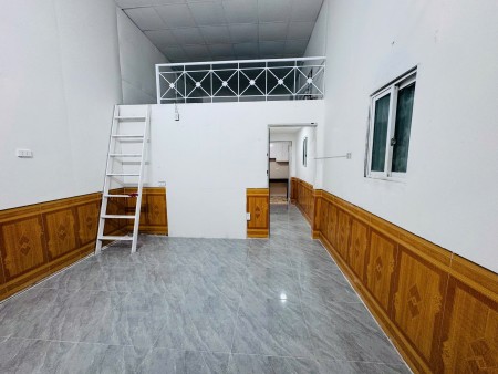 Chính chủ cho thuê nhà nguyên căn 50m2, ôtô đỗ cửa chỉ 6tr/tháng phố Hoàng Quốc Việt., 50m2