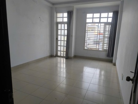 Gia đình còn 1 phòng trống lầu 2 cho nữ thuê., 35m2