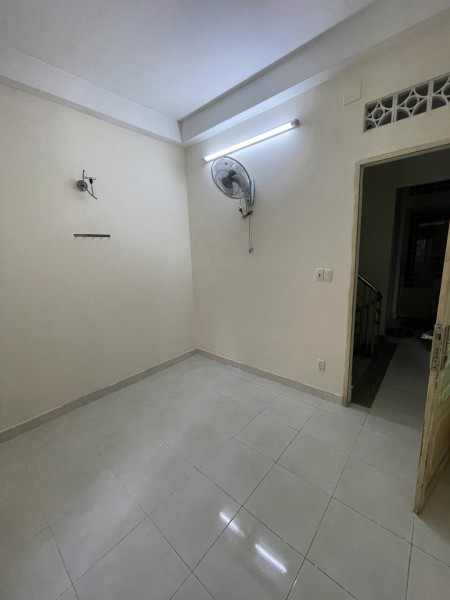 CHO THUÊ PHÒNG TRỌ 14M2 ĐƯỜNG NGUYỄN CÔNG HOAN , PHƯỜNG 7 , PHÚ NHUẬN, 14m2
