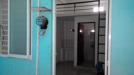 Phòng trọ có gác đúc bê tông, sạch sẽ, mát mẻ, yên tĩnh, an ninh, khép kín, 15m2
