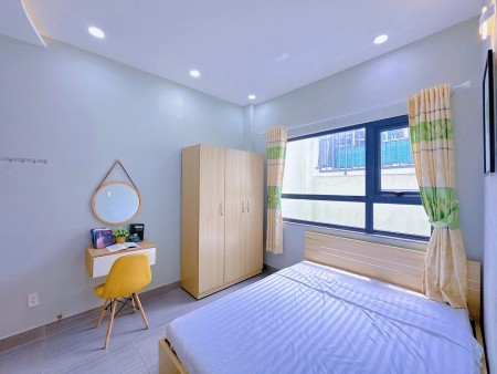 Căn Hộ Tách Bếp Cửa Sổ trời Gần Toà Nhà Viettel - Vòng Xoay Dân Chủ Quận 10, 35m2