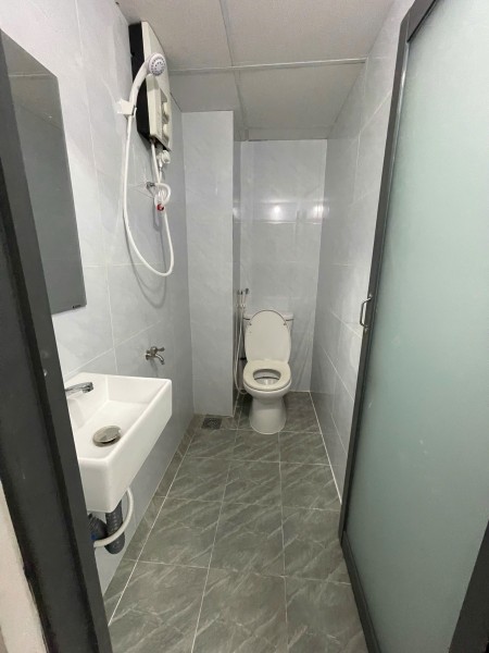PHÒNG NHÀ MẶT TIỀN HÙNG VƯƠNG , P. VƯỜN LÀI (Q.10 CŨ), TP.HCM. GIÁ 4 TRIỆU 500 NGÀN., 18m2