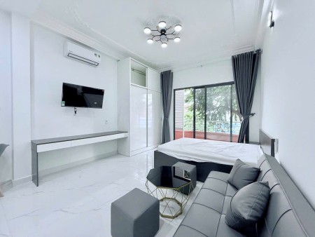 Cho Thuê Căn Hộ Studio Ban Công Full Nội Thất Có Thang Máy Quận 4, 45m2