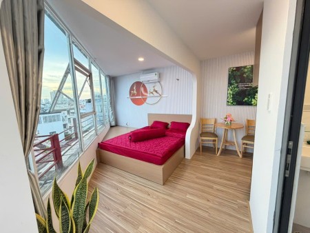 CHO THUÊ CĂN HỘ STUDIO CAO CẤP – BAN CÔNG RIÊNG – TÁCH BẾP, 30m2