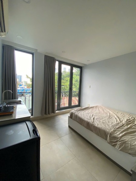 Căn Hộ Quận 1 - Ban Công Full Nội Thất Gần Sở Thú, Cầu Ba Son, 35m2