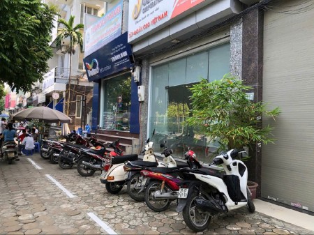  HOT! TÒA NHÀ VĂN PHÒNG MẶT PHỐ 150 TRẦN VỸ ĐANG TRỐNG , 70m2