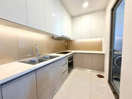 Cho thuê c/c cao cấp Resgreen Tower 3PN giá 15 tr/th nhà nội thất cơ bản, trống sẵn., 98m2