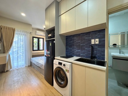 Căn Hộ Ban Công Full Nội Thất Gần Nhà Thờ Tân Định Quận 1, 45m2