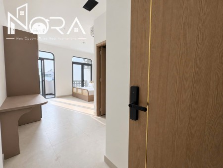 Cho thuê căn hộ dịch vụ - Bancol lớn - Bóc seal Nội thất mới - Máy giặt riêng, 40m2