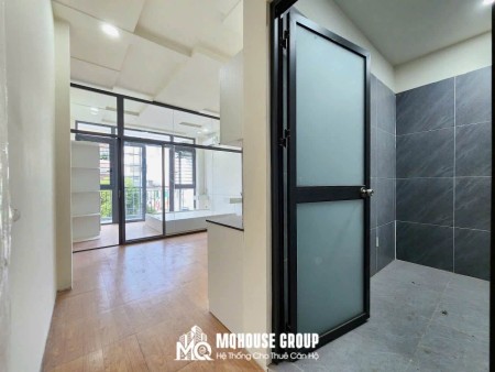 Nhà mới 1PN ban công ngay Vạn Hạnh Mall - Bệnh viện Nhi đồng 1, 45m2
