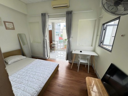 STUDIO TÁCH BẾP BAN CÔNG LỚN ÁNH SÁNG TRỜI - GẦN SÂN BAY TÂN SƠN NHẤT, 30m2