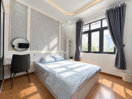 Cho thuê phòng trọ Studio Hoàng Diệu Phú Nhuận - Cửa sổ lớn cực thoáng, hẻm ô tô, free 2 xe, 30m2