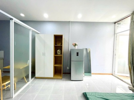 Cho Thuê Căn Hộ Dịch Vụ 1PN Ban Công Gần Sân Bay Tân Sơn Nhất Quận Tân Bình, 40m2