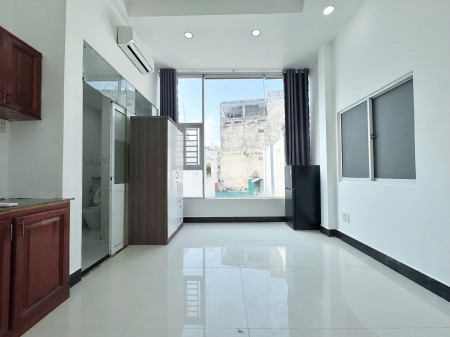 CĂN HỘ STUDIO CỬA SỔ LỚN SÁT SÂN BAY TÂN BÌNH - FULL NỘI THẤT - GIỜ GIẤC TỰ DO - FREE 2 XE MÁY, 30m2